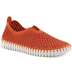 Ilse Jacobsen 139 Tulip Slip On Sneakers in Camelia Size 39/9